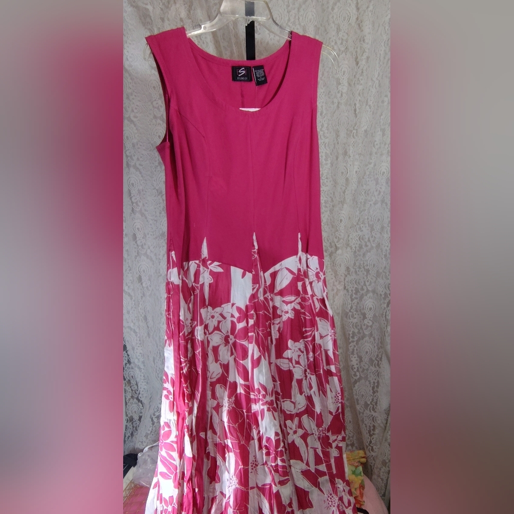 Studio E Y (Vasna Design) Elegant Pink Floral Maxi Dress